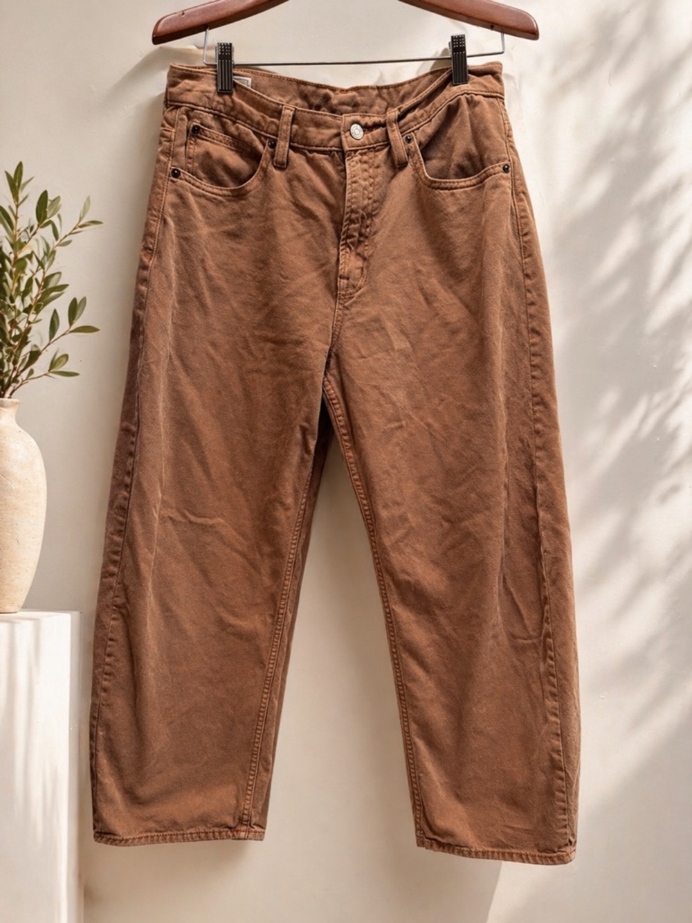 GAP High Rise Barrel Leg Jeans | Size 8 Petite | Warm Brown | Trendy Fit